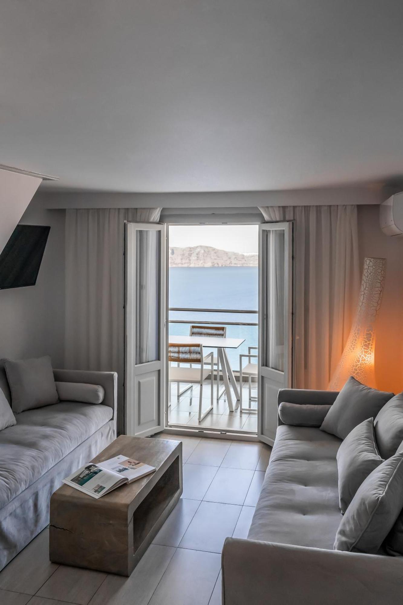 Belvedere Suites Firostefani Oda fotoğraf