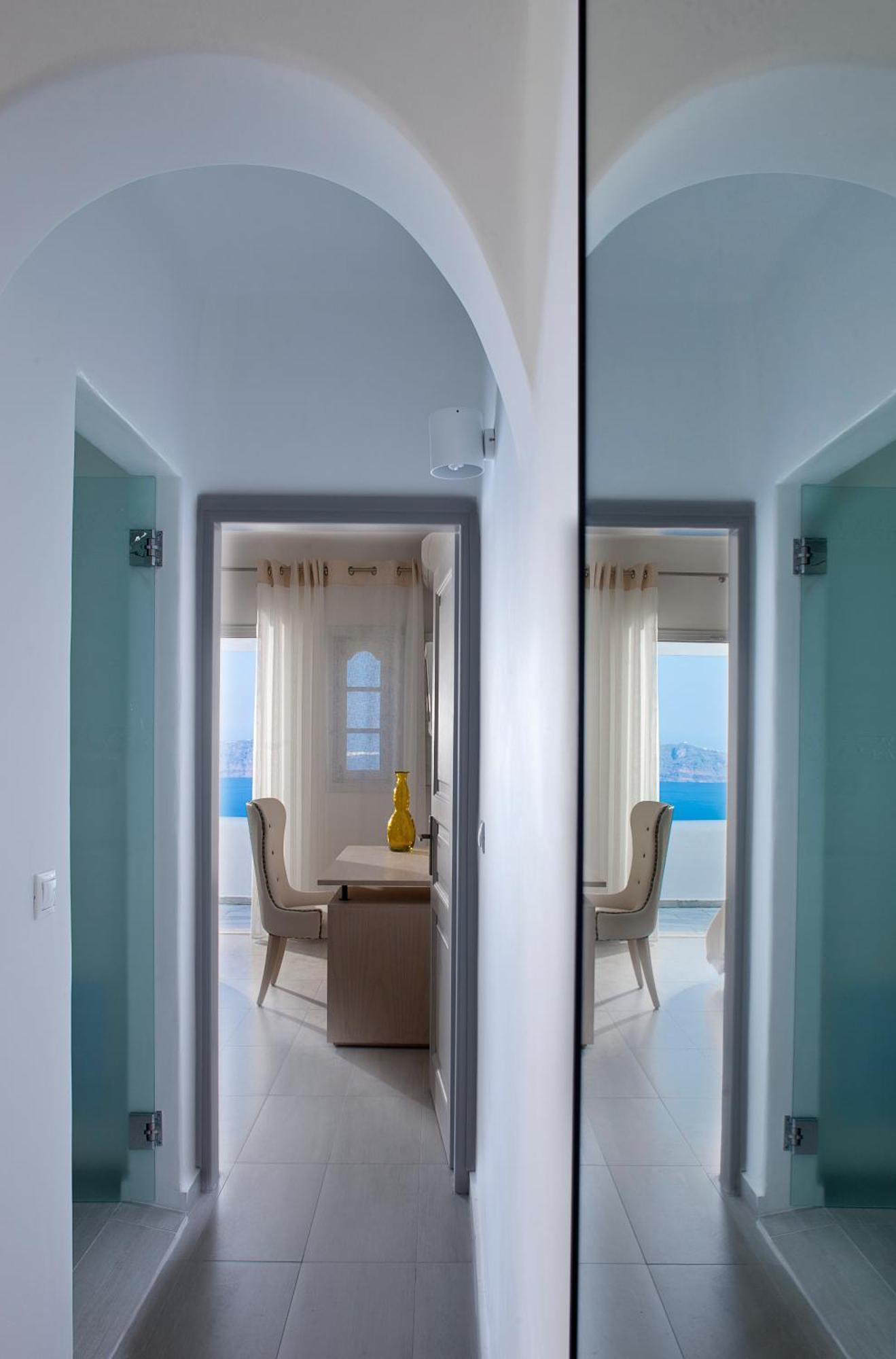 Belvedere Suites Firostefani Oda fotoğraf